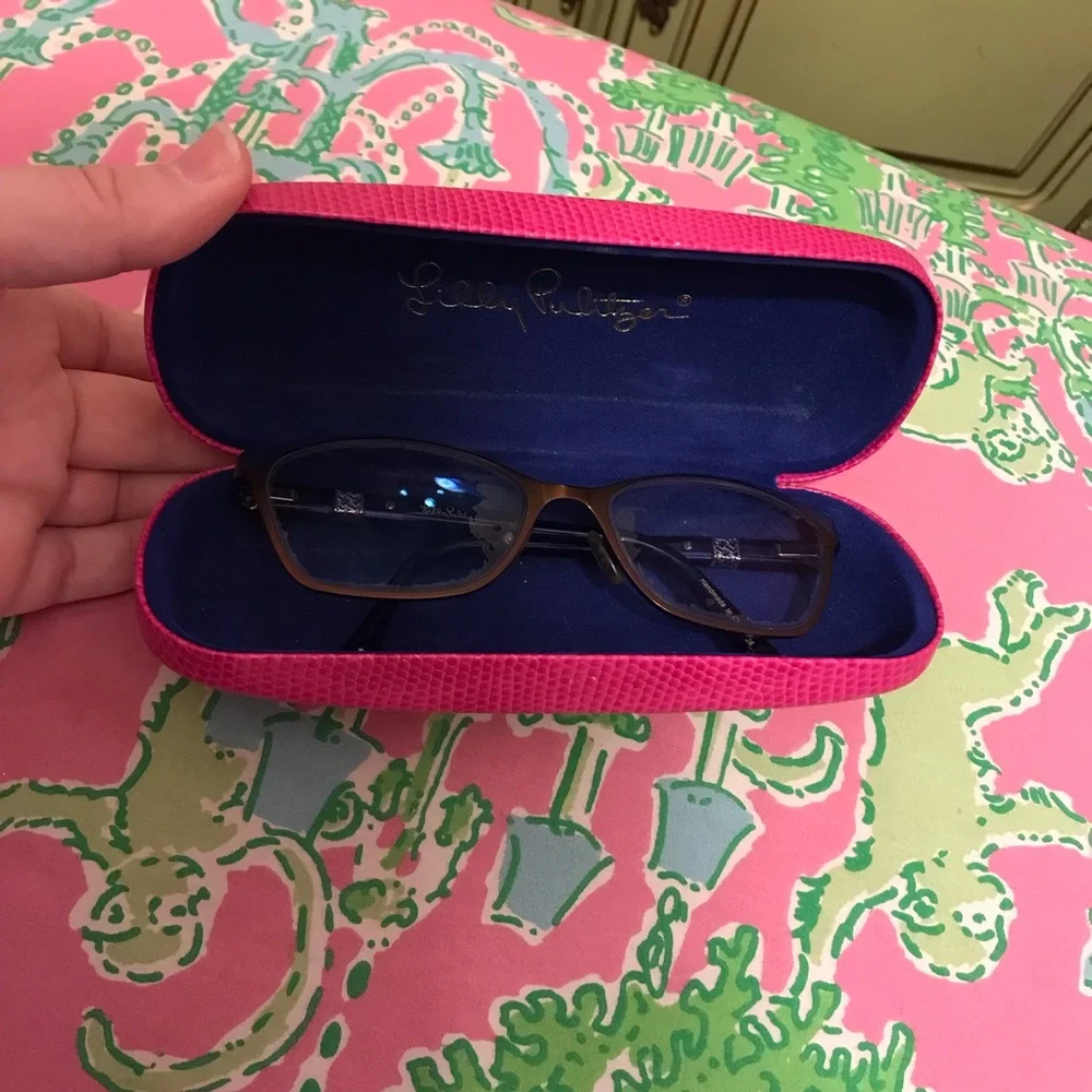 Lilly Pulitzer brown and navy Ryder eyeglasses - Picture 8 of 9